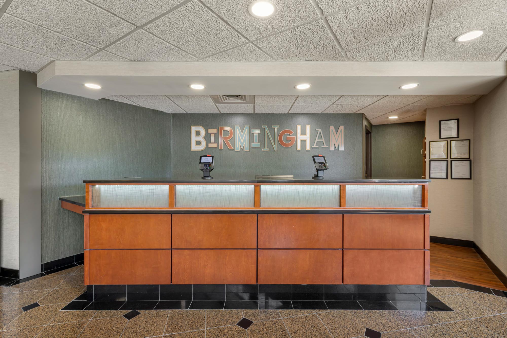 Drury Inn & Suites Birmingham Grandview - Front Desk