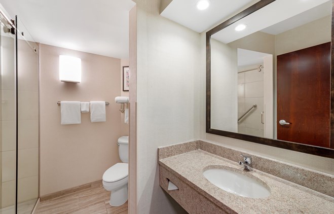 Drury Inn & Suites Birmingham Grandview - Bath