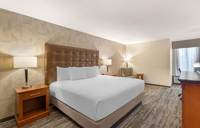 Drury Inn & Suites Birmingham Grandview - 1 King Bed 